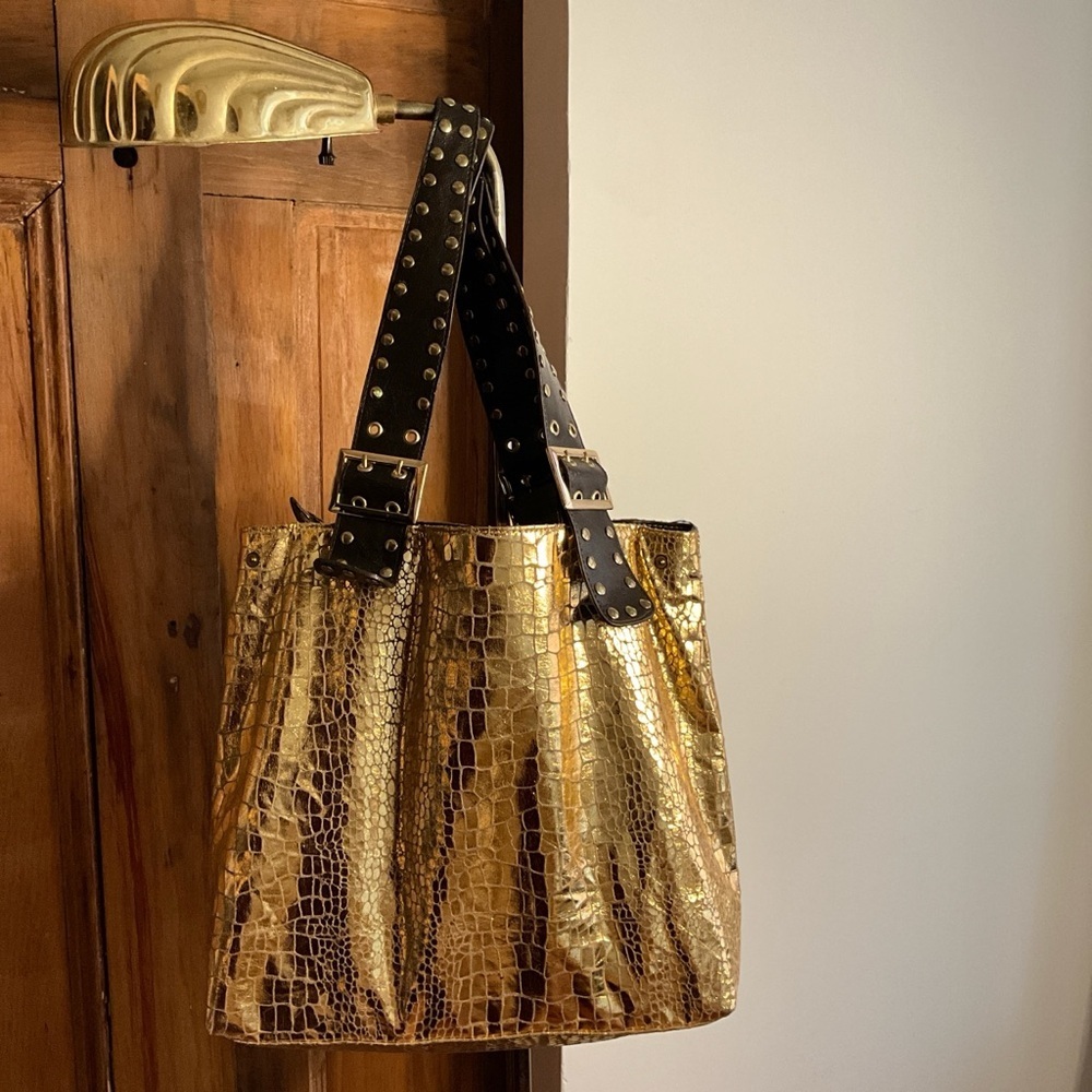 Gold faux snake skin studded bucket strap - Picture 5 of 5